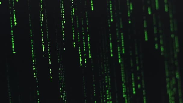 矩阵代码背景 数字雨绿色字符 屏幕上的数字二进制代码处理 科学技术数据二进制代码行的数据渲染 概念算法 黑客攻击 — 图库视频影像