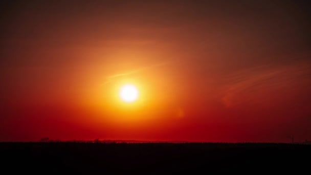 Timelapse Ηλιοβασίλεμα Πάνω Από Τον Ορίζοντα Στον Πορτοκαλί Ουρανό Φωτεινός — Αρχείο Βίντεο