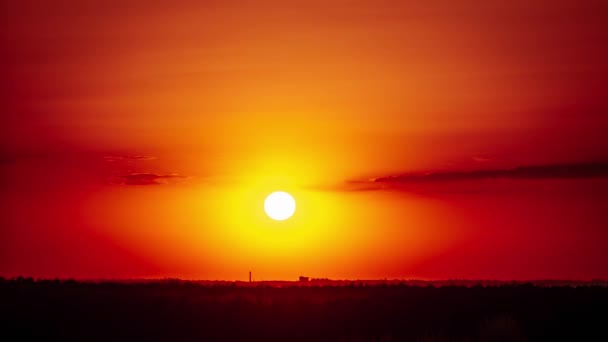 Puesta Sol Sobre Horizonte Cielo Naranja Timelapse Sol Brillante Poniéndose — Vídeos de Stock