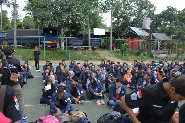 Bogor Indonezja 2018 Studenci Którzy Zbierają Się Siedzą Razem Podczas — Zdjęcie stockowe