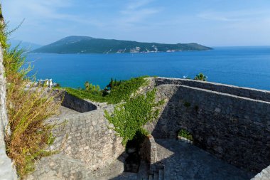 Eski Kale Kanlı Kule, Herceg Novi Eski Kenti, Karadağ 'daki Amfiteatr