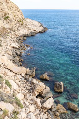 İspanya 'nın güneyindeki plajlar, kayalıklar ve turistik yerler. Valensiyalı Topluluğunda beyaz sahil.