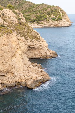 İspanya 'nın güneyindeki plajlar, kayalıklar ve turistik yerler. Valensiyalı Topluluğunda beyaz sahil.