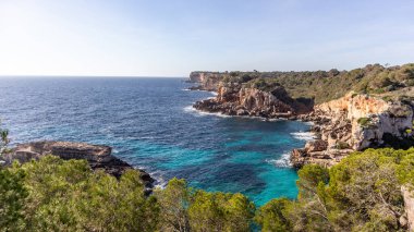 Mayorka, İspanya, Avrupa 'daki körfezler, plajlar ve uçurumlar. Akdeniz 'deki Palma de Mallorca.