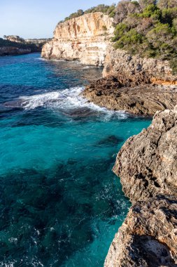 Mayorka, İspanya, Avrupa 'daki körfezler, plajlar ve uçurumlar. Akdeniz 'deki Palma de Mallorca.