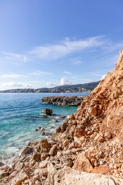 西班牙马约卡岛南部的海滩 悬崖和海湾 地中海和白沙滩 — 图库照片