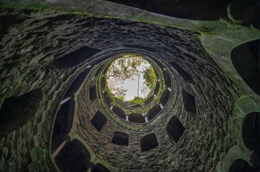 Sintra, Portekiz. 01 Kasım 2022. Sintra Portekiz 'de Quinta da Regaleira