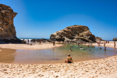 Alentejo, Portekiz. 03 Ağustos 2023. Portekiz 'in Alentejo sahilindeki Samoqueira plajı manzarası