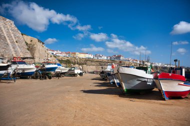 Mafra, Portekiz. 15 Ağustos 2023. Portekiz 'deki Ericeira köyünün manzarası..