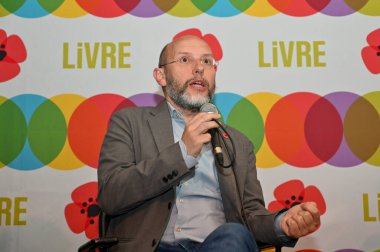 Lizbon, Portekiz. 08_05_2025. Lizbon 'da LIVRE tarafından düzenlenen Özgürlük Kültürü etkinliği. Tartışma, Avrupa seçimleri öncesinde siyasi liderler ve kültürel kişileri bir araya getirdi