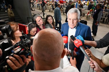 Lizbon, Portekiz. 11 Mayıs 2025. CDU, yaklaşan parlamento seçimleri kapsamında Lizbon 'daki Carlos Lopes Pavyonu' nda bir miting ve kutlama düzenledi..