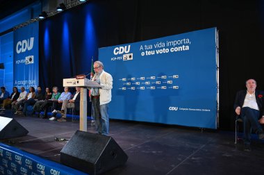 Lizbon, Portekiz. 11 Mayıs 2025. CDU, yaklaşan parlamento seçimleri kapsamında Lizbon 'daki Carlos Lopes Pavyonu' nda bir miting ve kutlama düzenledi..
