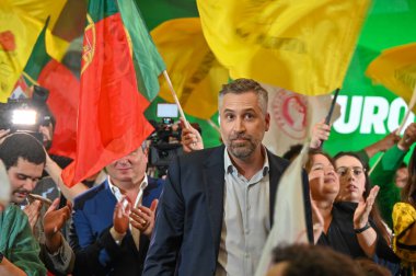 Lizbon, Portekiz. 13/05/2025. 18 Mayıs parlamento seçimleri için düzenlediği kampanya kapsamında, Sosyalist Parti PS 'nin Lizbon' daki Aula Magna 'da düzenlediği kampanya mitinginde. Etkinlikte siyasi öneriler sunmak ve seçmenleri harekete geçirmek için destekçiler ve parti üyeleri bir araya geliyor