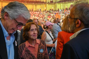 Lizbon, Portekiz. 16 Mayıs 2025. Portekiz Sosyal Demokrat Partisi, PSD, 18 Mayıs parlamento seçimlerinden önceki son gün Lizbon 'daki Campo Pequeno' da kampanya mitingini gerçekleştirdi..