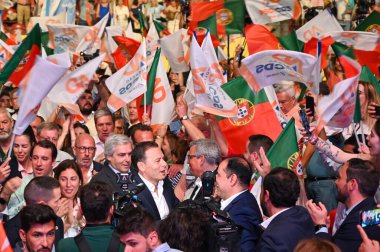 Lizbon, Portekiz. 16 Mayıs 2025. Portekiz Sosyal Demokrat Partisi, PSD, 18 Mayıs parlamento seçimlerinden önceki son gün Lizbon 'daki Campo Pequeno' da kampanya mitingini gerçekleştirdi..