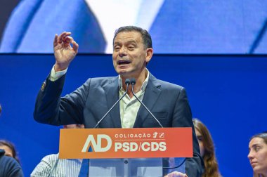 Lizbon, Portekiz. 16 Mayıs 2025. Portekiz Sosyal Demokrat Partisi, PSD, 18 Mayıs parlamento seçimlerinden önceki son gün Lizbon 'daki Campo Pequeno' da kampanya mitingini gerçekleştirdi..