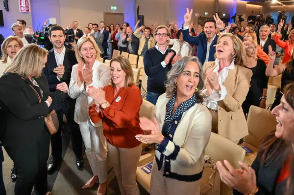 Lizbon, Portekiz. 18 Mayıs 2025. Demokratik İttifak, AD, Sosyal Demokrat Parti, PSD ve CDS Halk Partisi koalisyonu, seçim gecesini Lizbon 'daki Epic Sana Marques Hotel' de düzenledi..