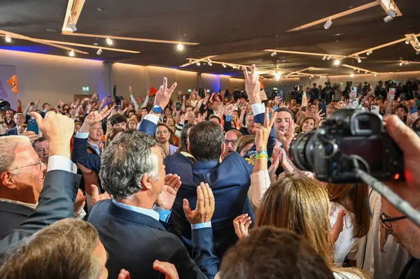 Lizbon, Portekiz. 18 Mayıs 2025. Demokratik İttifak, AD, Sosyal Demokrat Parti, PSD ve CDS Halk Partisi koalisyonu, seçim gecesini Lizbon 'daki Epic Sana Marques Hotel' de düzenledi..