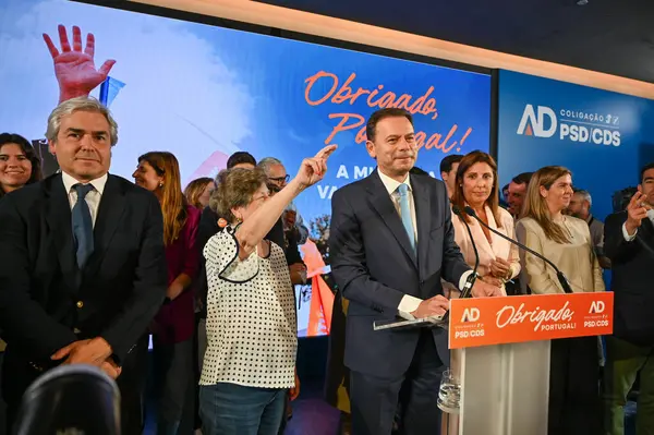 Lizbon, Portekiz. 18 Mayıs 2025. Demokratik İttifak, AD, Sosyal Demokrat Parti, PSD ve CDS Halk Partisi koalisyonu, seçim gecesini Lizbon 'daki Epic Sana Marques Hotel' de düzenledi..