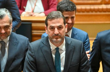 Lizbon, Portekiz. 03 Haziran 2025. Portekiz Parlamentosu 'nun XVII Parlamentosu' nun ilk genel kurul toplantısı Lizbon 'daki Cumhuriyet Meclisi' nde gerçekleşir. Oturum sırasında, yeni seçilen milletvekilleri göreve gelir ve Pr.R.