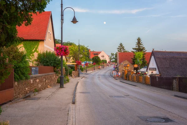 Tihany Ουγγαρία Ιουνίου 2019 Γραφική Θέα Ένα Ζεστό Δρόμο Του — Φωτογραφία Αρχείου