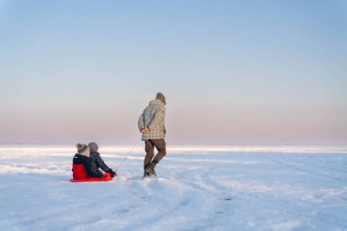 Kyiv Denizi 'nde akşam vakti, Ukrayna