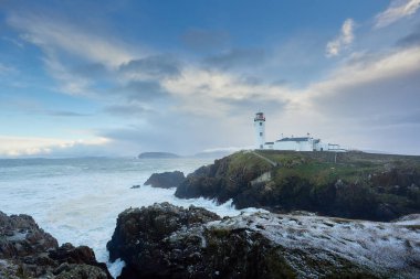 İrlanda 'nın Donegal ilçesindeki Fanad Deniz Feneri' nin manzarası