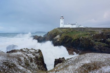 İrlanda 'nın Donegal ilçesindeki Fanad Deniz Feneri' nin manzarası