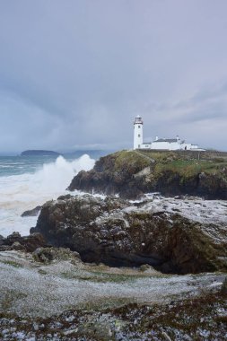 İrlanda 'nın Donegal ilçesindeki Fanad Deniz Feneri' nin manzarası