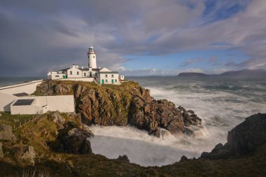 İrlanda 'nın Donegal ilçesindeki Fanad Deniz Feneri' nin manzarası