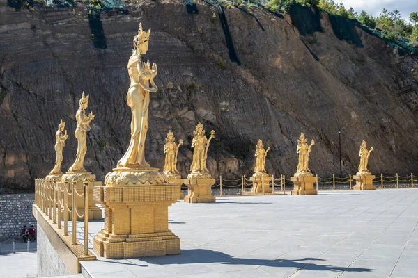 Статуи Богини Сострадания Бутане — стоковое фото