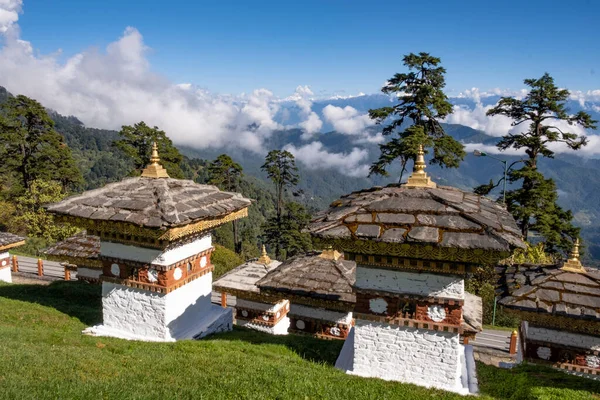 不丹的Dochula Pass Stupas — 图库照片