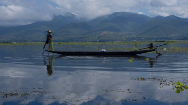 inle Gölü 'nde balıkçı, Myanmar