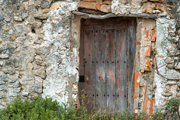 Puerta Madera Vieja Una Casa Abandonada —  Fotos de Stock