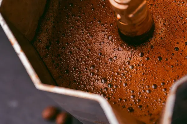 Geyser coffee maker for aromatic brewed coffee