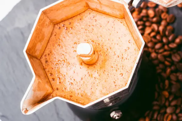 Geyser coffee maker for aromatic brewed coffee