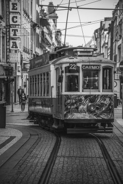 Bir saat sonra, Porto şehrinin tramvay şebekesi 1895 yılında faaliyete geçti.