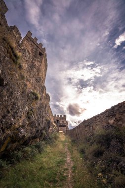 The castle of Riba de Santiuste is a Spanish fortification located in Riba de Santiuste, district of Sigenza (Guadalajara).