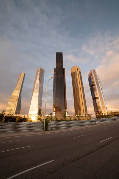 Caleido, Madrid İş Alanının beşinci kulesi, Madrid, İspanya