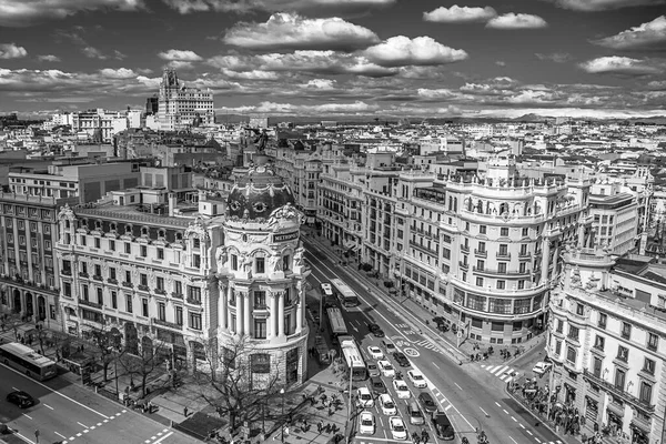 The Metropolis Building is a building in the Spanish city of Madrid, eclectic style of French inspiration, located on the corner of Calle de Alcal and Calle Gran Va