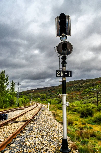 Via dead, via abandons the train that linked Madrid with Burgos as it passed through Robregordo, Madrid