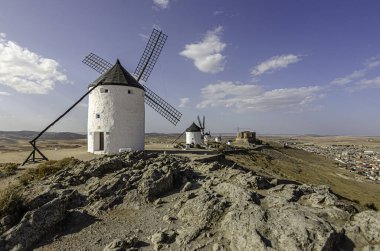 Ünlü yel değirmenleri Don Kişot, Consuegra, Toledo