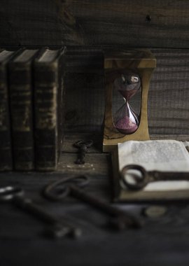Passage of time, rebuilding my past, Still lifes of books and keys, Madrid