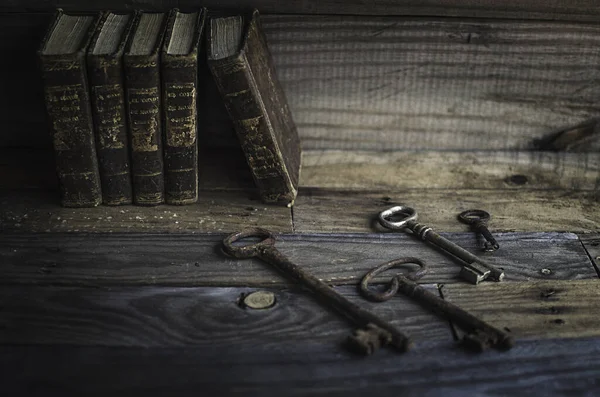 Passage of time, rebuilding my past, Still lifes of books and keys, Madrid