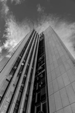 Cuzco IV, Madrid 'deki en sembolik, en prestijli ve eşsiz ofis binalarından biridir.