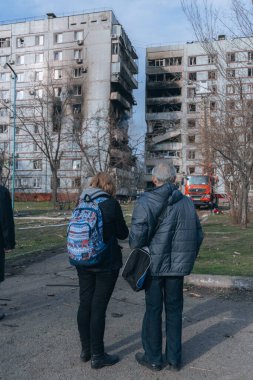 Ukrayna 'nın Zaporozhye kentindeki yüksek katlı bir binada grev. Rus füze saldırısının ardından bir bina havaya uçtu. Patlamanın sonuçları bunlar. Savaş sırasında şehirdeki evler..