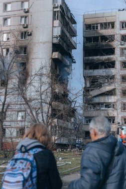 Ukrayna 'nın Zaporozhye kentindeki yüksek katlı bir binada grev. Rus füze saldırısının ardından bir bina havaya uçtu. Patlamanın sonuçları bunlar. Savaş sırasında şehirdeki evler..