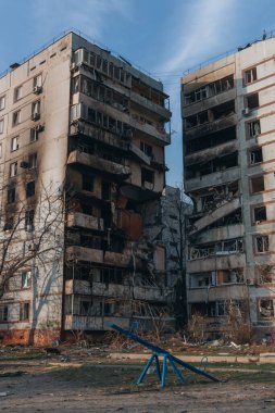 Ukrayna 'nın Zaporozhye kentindeki yüksek katlı bir binada grev. Rus füze saldırısının ardından bir bina havaya uçtu. Patlamanın sonuçları bunlar. Savaş sırasında şehirdeki evler..