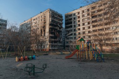 Ukrayna 'nın Zaporozhye kentindeki yüksek katlı bir binada grev. Rus füze saldırısının ardından bir bina havaya uçtu. Patlamanın sonuçları bunlar. Savaş sırasında şehirdeki evler..