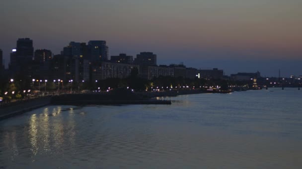 Vue Panoramique Nocturne Des Tours Gratte Ciel Près Fleuve Dniepr — Video
